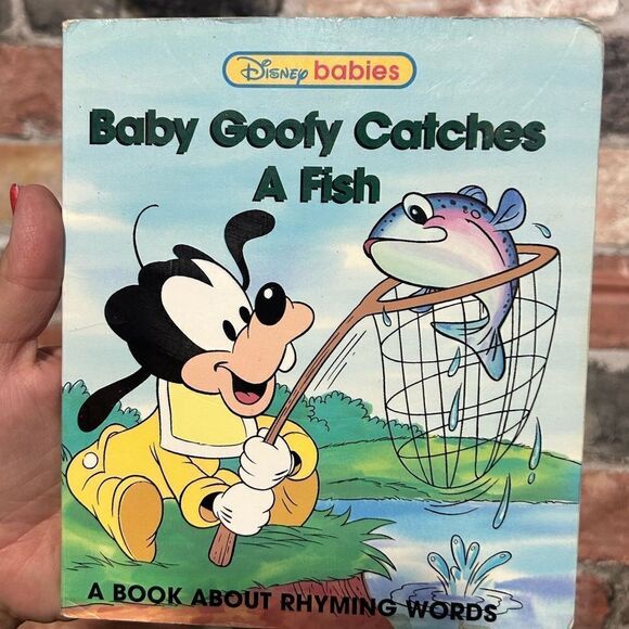 5 for $25🔥VTG Disney Babies Baby Goofy Catches A Fish- Board Book - Picture 1 of 3